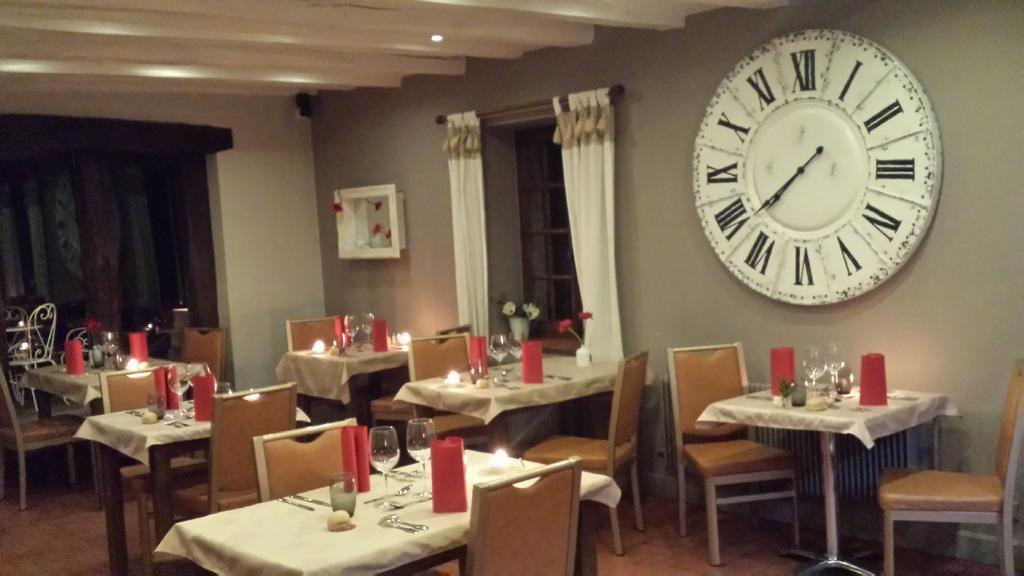 Logis Hotel Restaurant La Vieille Ferme, Macon Nord Sancé Exterior foto