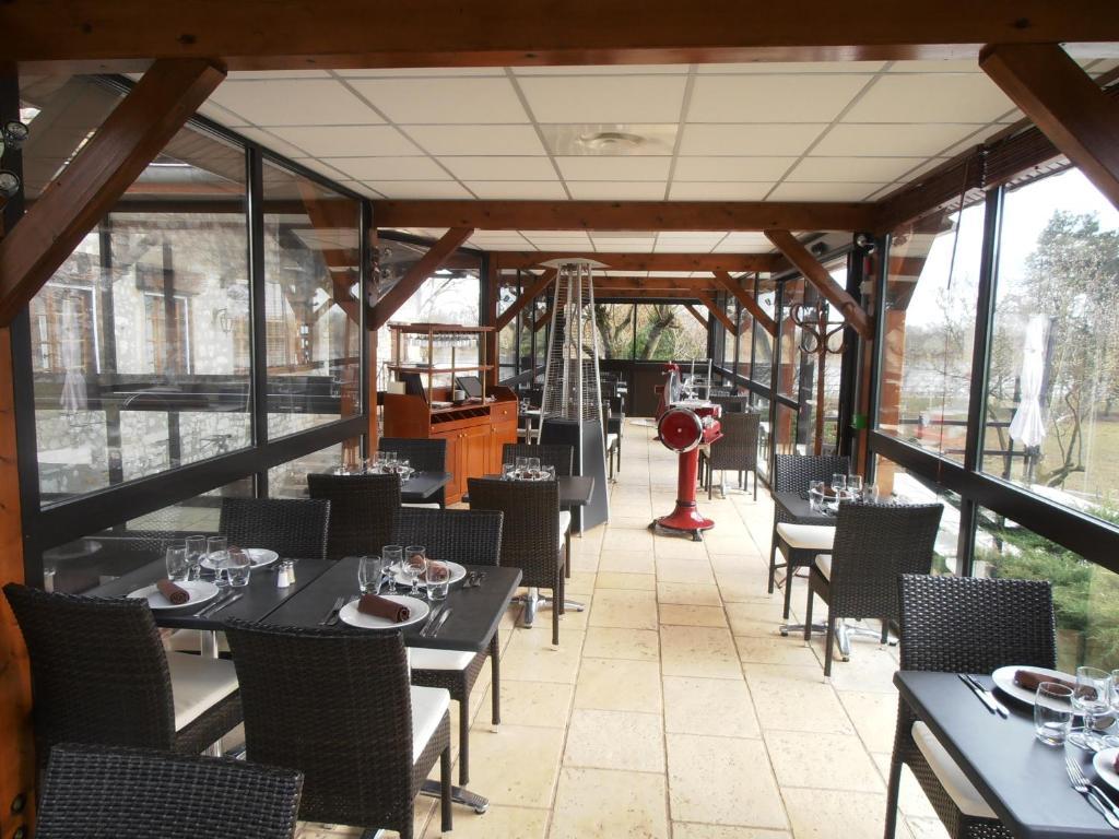 Logis Hotel Restaurant La Vieille Ferme, Macon Nord Sancé Exterior foto